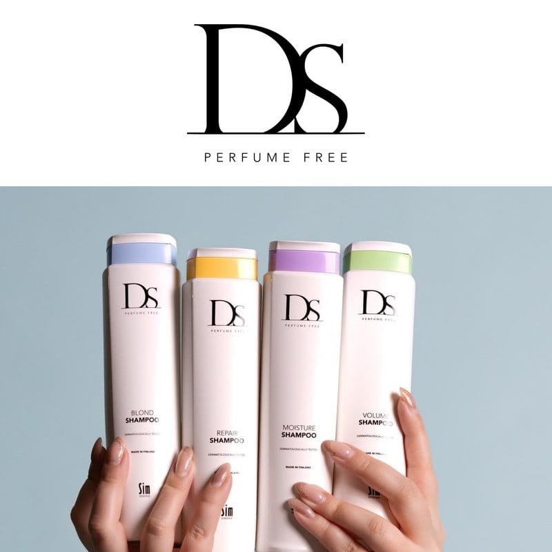 DS Perfume Free-logotyp ovanför händer som håller fyra DS-schampon